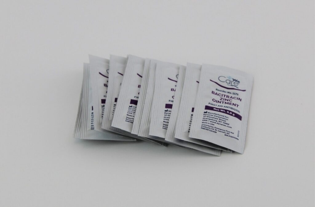 Santinel - plusieurs Sachets d’onguent antibiotique