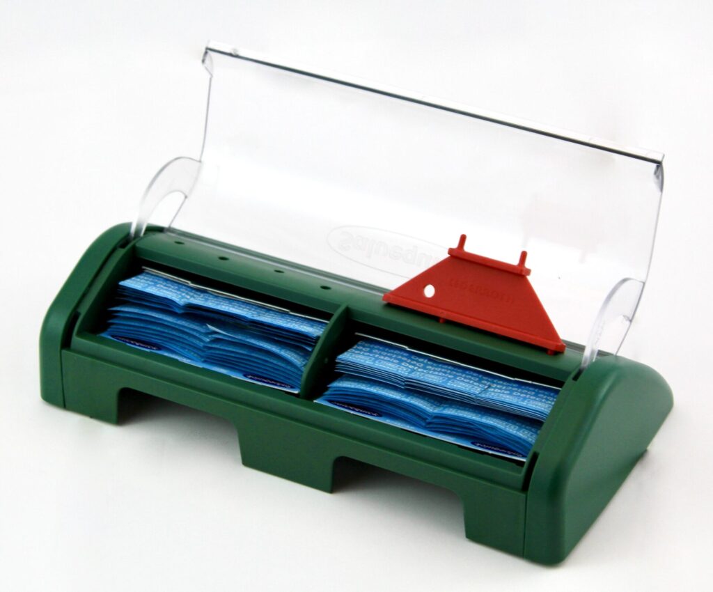 Santinel - boitier Salvequick - Distributeur de pansements bleu métal- ouvert